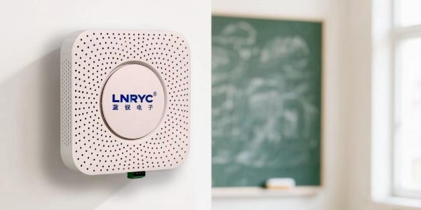 教室空气质量检测及自动通风系统‌